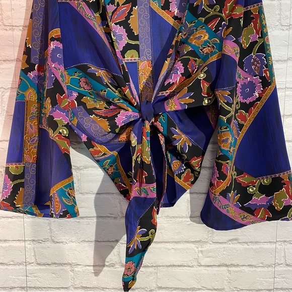 🎈SOLD 🎈VINTAGE Wrap Top CLOZ’S New York Flowers Black Tie Front SMALL - Picture 4 of 11